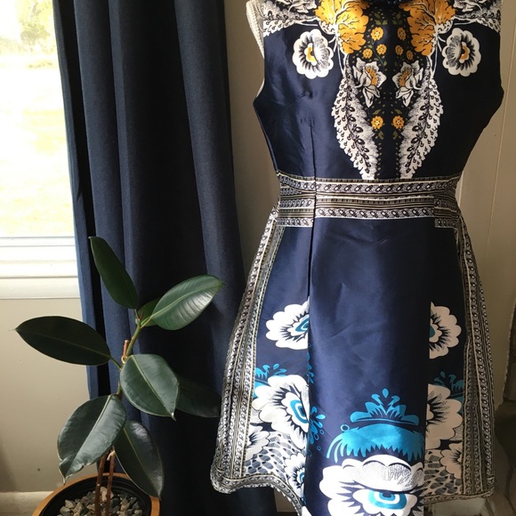 Core de Vague Dress - Picture 6 of 6